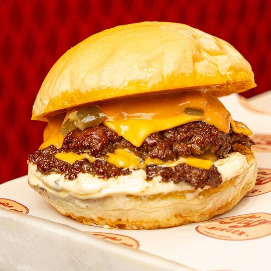 Taff Burger Maslak TGO menüsündeki Youki burger